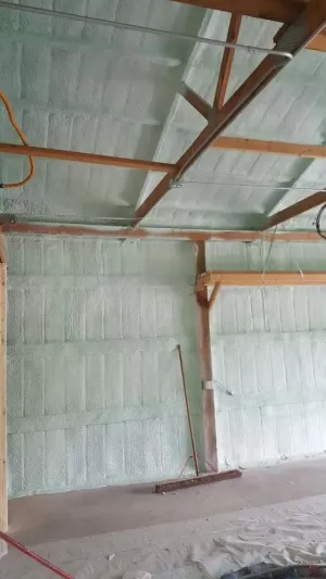 wall and ceiling spray foam insulation
